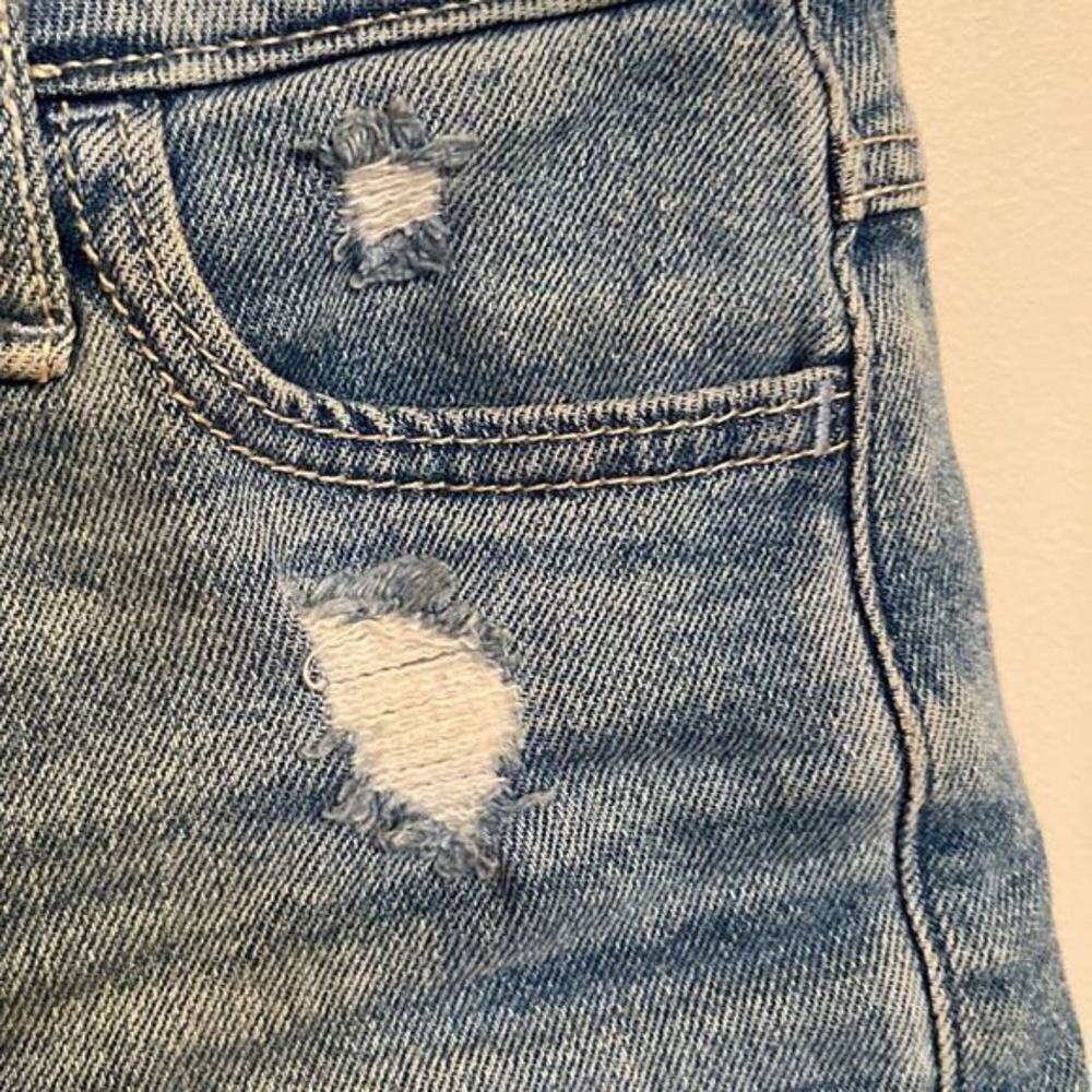⭐️HOLLISTER HIGH RISE MIDI SHORT - Picture 4 of 12